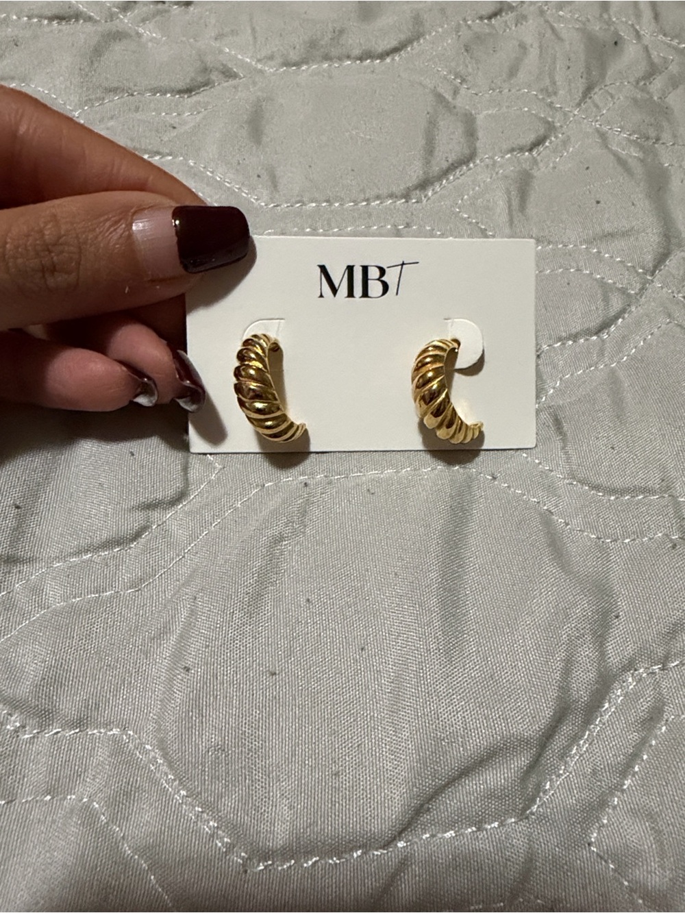 MBT Gold Twisted Hoop Earrings - Shiny 18k gold plated